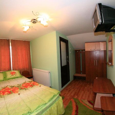 Pensiunea Valea Ursului Câmpulung Room photo