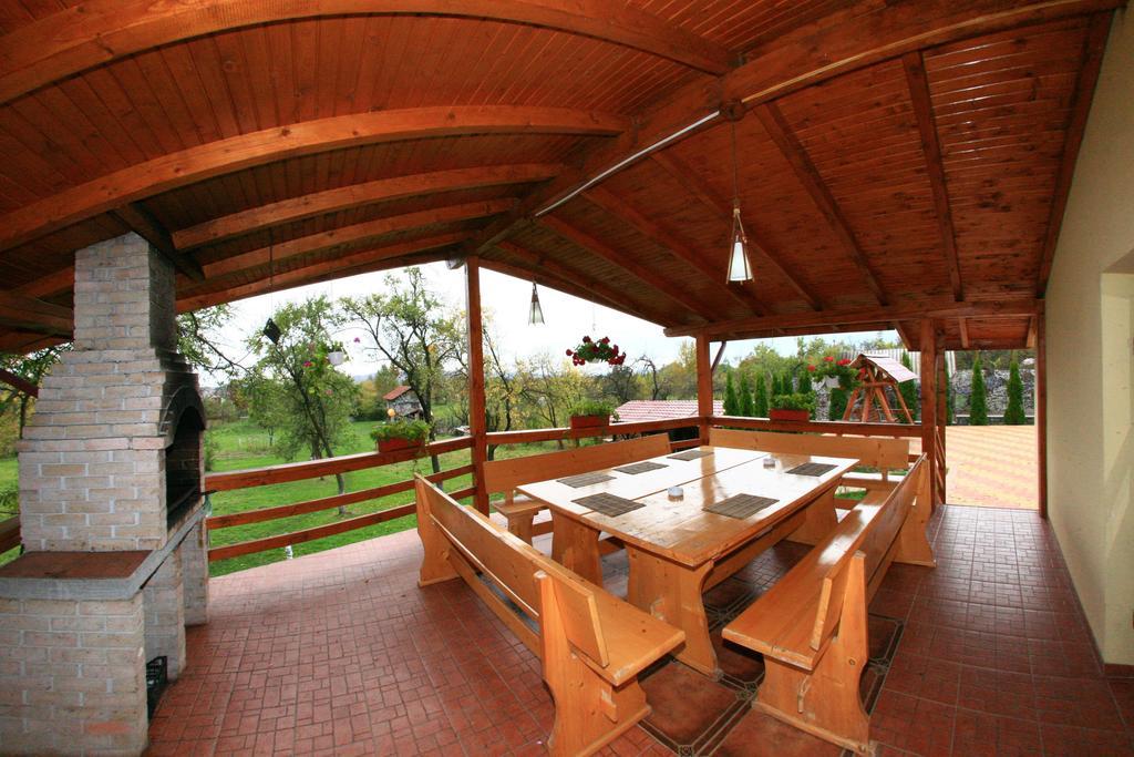 Pensiunea Valea Ursului Câmpulung Exterior photo